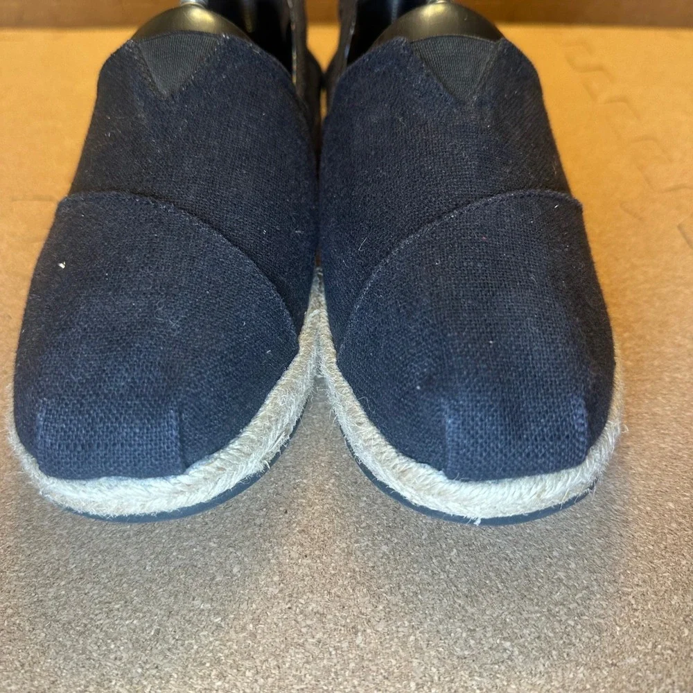 Skechers smoke free
